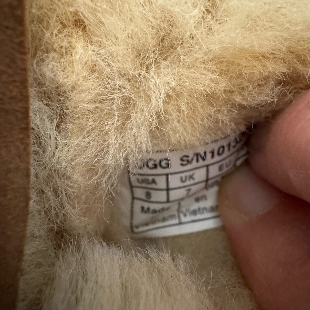 UGG Kid’s Toggle Boots Booties Shearling Size 8 - Picture 6 of 7